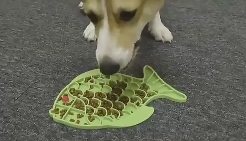 Slow feeder lick mat demo video